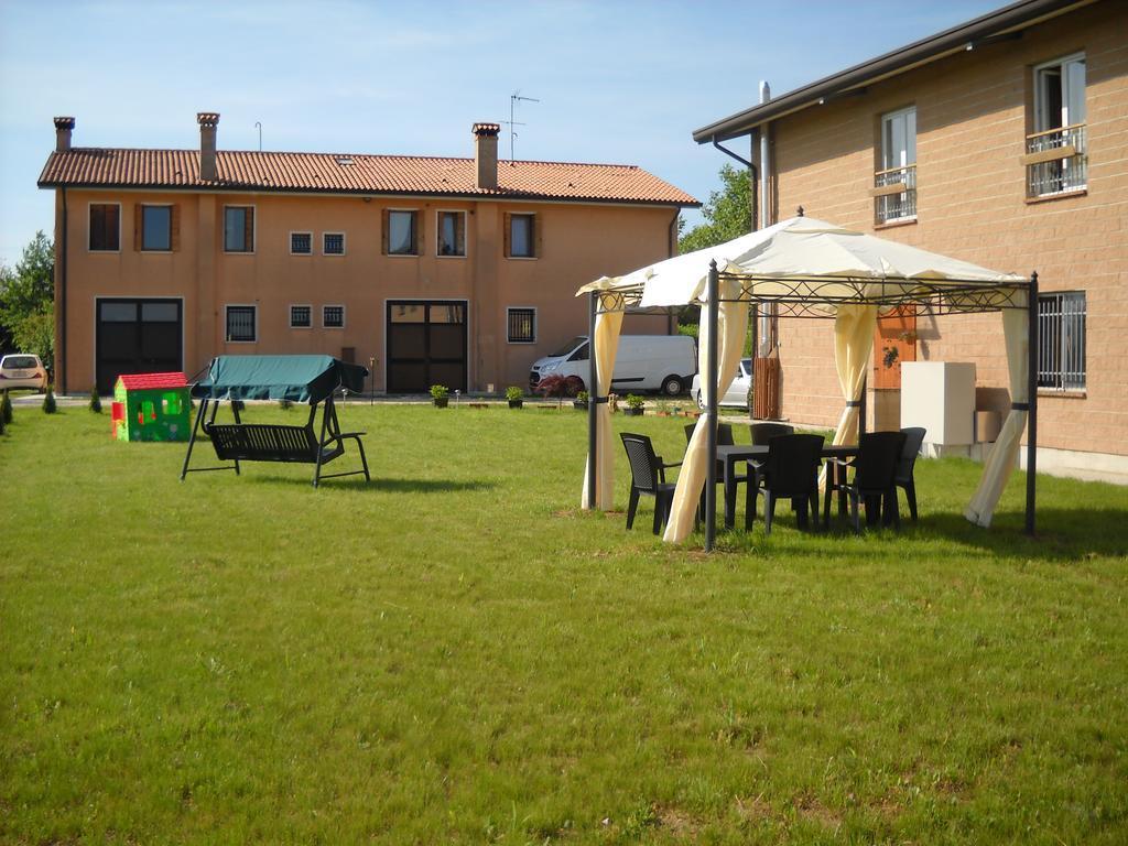 رونكاد Agriturismo Campi Di Grano المظهر الخارجي الصورة