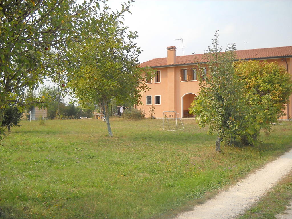 رونكاد Agriturismo Campi Di Grano المظهر الخارجي الصورة