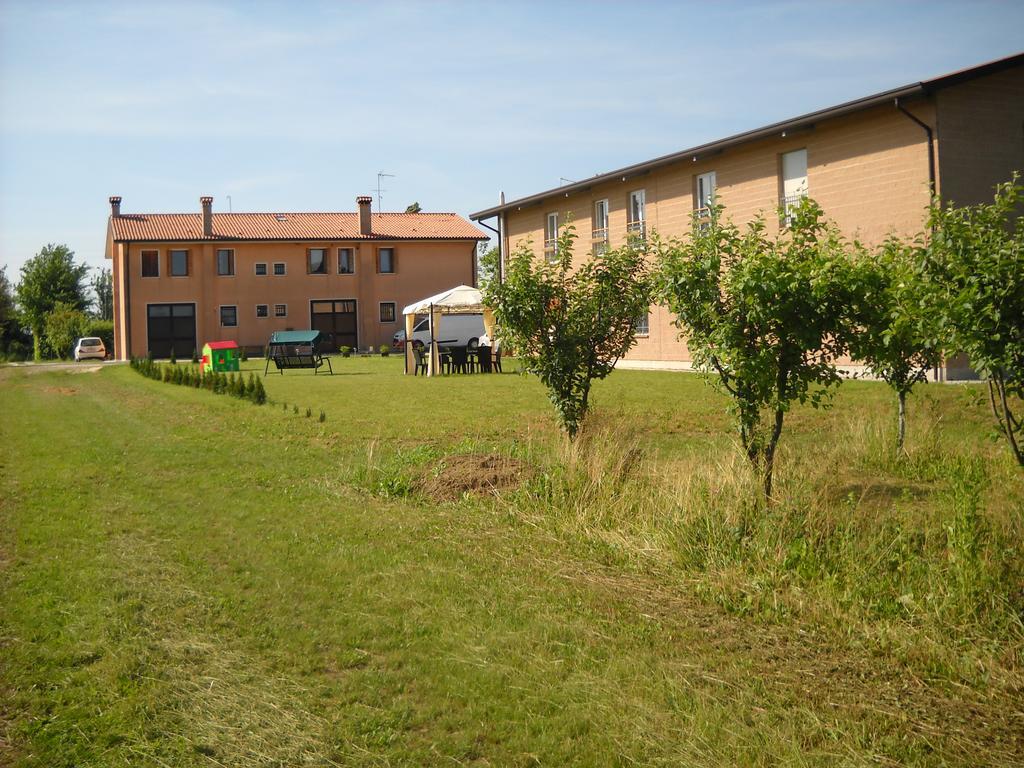 رونكاد Agriturismo Campi Di Grano المظهر الخارجي الصورة